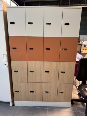 DESTOCKAGE - Rangements - Bloc de 16 casiers en mélamine avec serrure