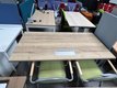 Bureau 160 x 80 cm plateau chêne naturel et piétement alu, avec voile de fond et top access