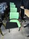 Chaise 4 pieds structure noir avec assise et dossier couleur vert avec tablette d'écriture