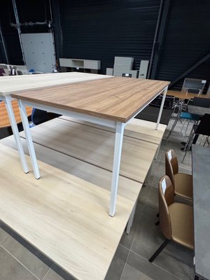 DESTOCKAGE - Bureau - Table déco structure 4 pieds blanc 180 x 80 cm plateau noyer