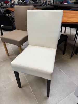 DESTOCKAGE - Sièges & Fauteuils - Chaise structure bois 4 pieds noir, revêtement enduit PVC couleur blanc