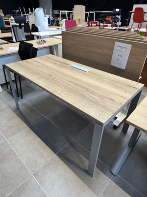 DESTOCKAGE - Bureau - Bureau 160 x 80 + top access plateau chêne naturel et pietement couleur aluminium