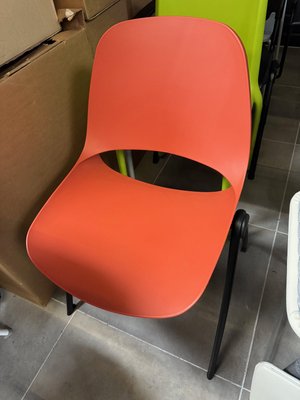 DESTOCKAGE - Sièges & Fauteuils - Chaise visiteur coque polypropyène orange structure 4 pieds noir