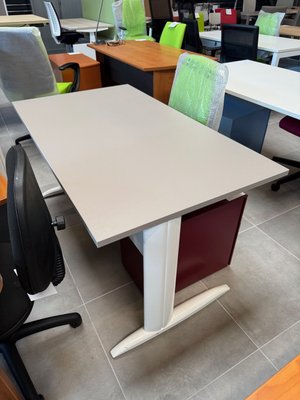 DESTOCKAGE - Bureau - Bureau piétement K2 plateau tortora et piétement blanc 140 x 80 cm