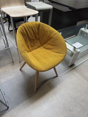 DESTOCKAGE - Chaise - Chaise visiteur assise tissu jaune piétement 4 pieds bois