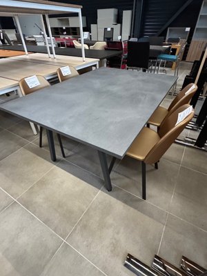DESTOCKAGE - Bureau - Table de réunion 160 x 110 cm plateau béton et piétement antracite