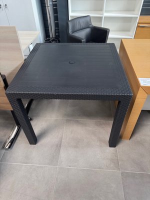 DESTOCKAGE - Bureau - Table de jardin 95 x 95 cm en polypropylène noir