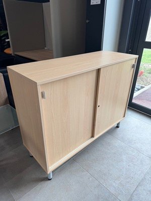 DESTOCKAGE - Rangements - Armoire 120 x 145 couleur hêtre miel avec serrure et deux portes coulissantes