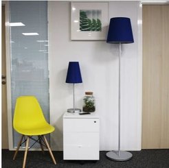 LUMINAIRES - Lampes - CUP MINI Lampe  à poser  avec abat jour tissu bleu pietement fin - dotèe d'une prise USB