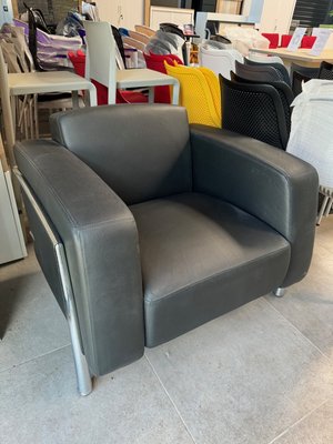 DESTOCKAGE - Chaise - Chauffeuse revêtement PVC noir structure chromé