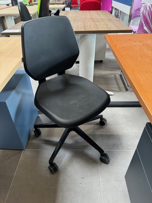 DESTOCKAGE - Chaise - Siège de bureau en polypropylène noir