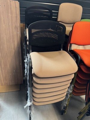 DESTOCKAGE - Chaise - Chaise Joker Mesh structure 4 pieds noir assise marron clair dossier résille noir