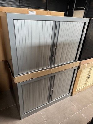 DESTOCKAGE - Rangements - Armoire à rideaux hauteur 69,5 cm largeur 100 cm coffre et rideaux couleur aluminium