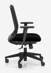 OPERATIVE - Dossier résille - SOLO fauteuil opérative synchrone, dossier résille coloris noir avec renfort lombaire réglable en hauteur, tissu BONDAI coloris noir, accotoirs réglables en hauteur, structure nylon noir