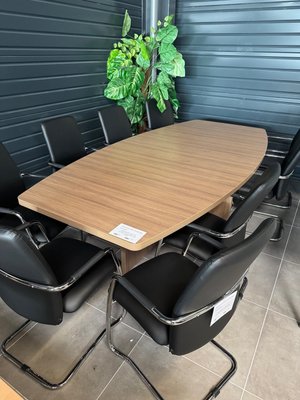 DESTOCKAGE - Rangements - Table de réunion tonneau longueur 260 cm, largeur 126 cm, plateau et piétement noyer ambré