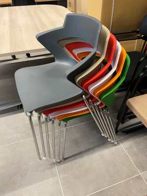 DESTOCKAGE - Chaise - Chaise sweety piétement chrome avec coque polypropylène avec différent coloris possible