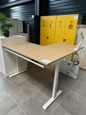 DESTOCKAGE - Chaise - Bureau électrique angle 160 x 160 cm, retour 80x80 cm plateau chêne et piétement blanc