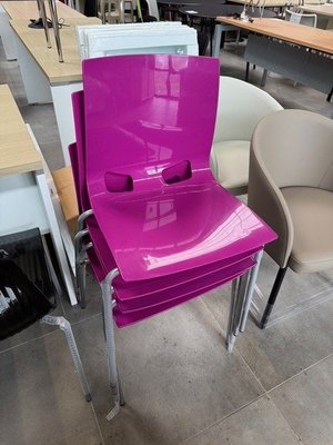 DESTOCKAGE - Sièges & Fauteuils - Lot de 4 siège glossy coque polpro rose, piétement structure métal 4 pieds