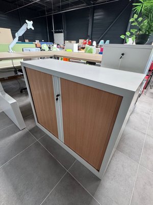 DESTOCKAGE - Rangements - Armoire à rideaux basses coffre blanc et rideaux hêtre