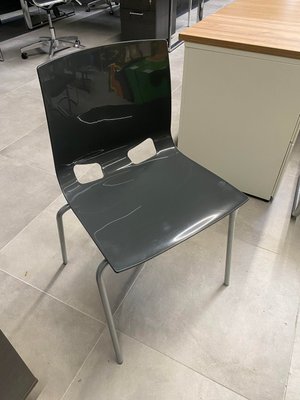 DESTOCKAGE - Chaise - Chaise GLOSSY structure couleur aluminium et coque polypropylène grise