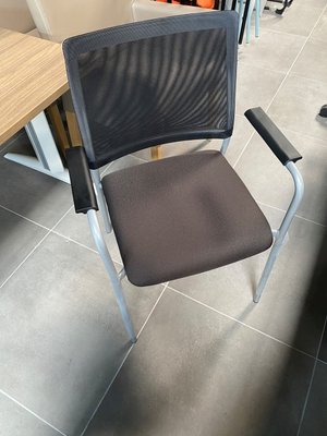 DESTOCKAGE - Chaise - Chaise visiteur zen mesh assise gris foncé dossier résille