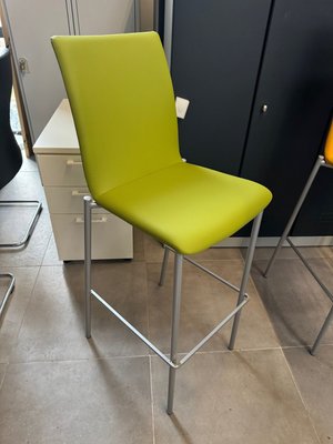 DESTOCKAGE - Sièges & Fauteuils - Chaise hauteur 80 cm assise tissu enduit vert, structure 4 pieds couleur aluminium
