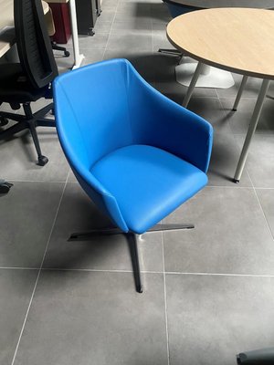 DESTOCKAGE - Sièges & Fauteuils - Lot de deux sièges giratoire structure chromée revêtement PVC bleu