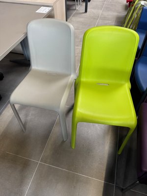 DESTOCKAGE - Sièges & Fauteuils - Lot de deux sièges visiteur en polypropylène gris et vert