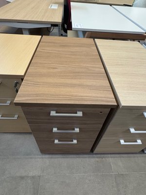 DESTOCKAGE - Rangements - Caisson bureau 3 tiroirs profondeur 80 cm noyer poignées blanches