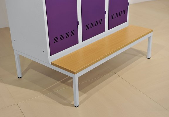VESTIAIRES MONOBLOC CONFORT - Equipement optionnels - Socle banc pour vestiaire L40cm /gris clair - sur délai