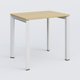 K7 plan droit 80*60 sur pieds fixe. Plateau Chêne clair et pietement Blanc