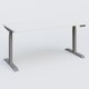 Poste solo 160*80 réglable en hauteur éléctriquement de 65-130 cm gamme KPro3. Plateau Blanc et pietement Aluminium.
