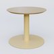 Table Basse Fashion Styl piètement colonne en métal et plateau bois. Plateau Chêne et pietement Jaune Cuivre (RAL 1002).