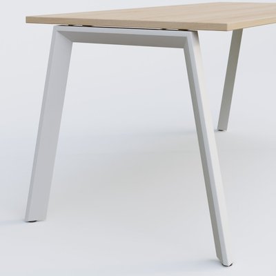 Gamme K8 - Plans droits - K8 plan droit 80*80 sur pieds fixe. Plateau Hêtre et pietement Blanc