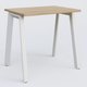 K8 plan droit 80*60 sur pieds fixe. Plateau Chêne naturel et pietement Blanc