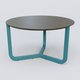 Table Basse Fashion Styl piètement tryptique en métal et plateau bois. Plateau Chêne Moka et pietement Bleu Petrole (RAL 5025).
