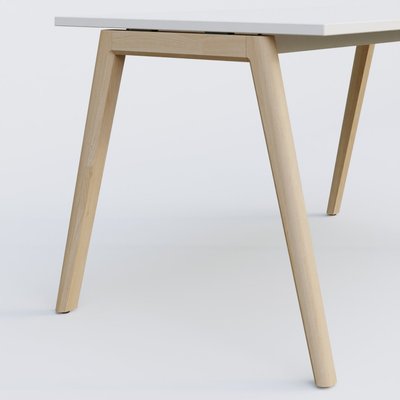 [Pas de famille] - [Pas de sous famille] - Bureau K9 piètement incliné en bois et plateau 160*80 cm. Plateau Blanc et pietement bois massif de hêtre.