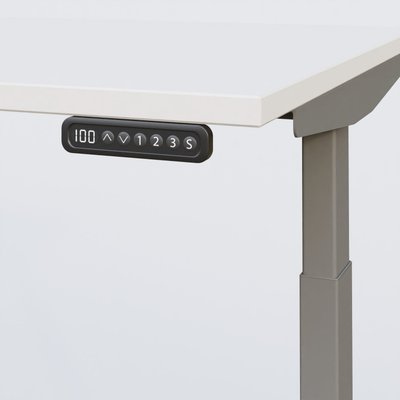 [Pas de famille] - [Pas de sous famille] - Poste solo 120*80 réglable en hauteur éléctriquement de 65-130 cm gamme KPro3. Plateau Blanc et pietement Aluminium.