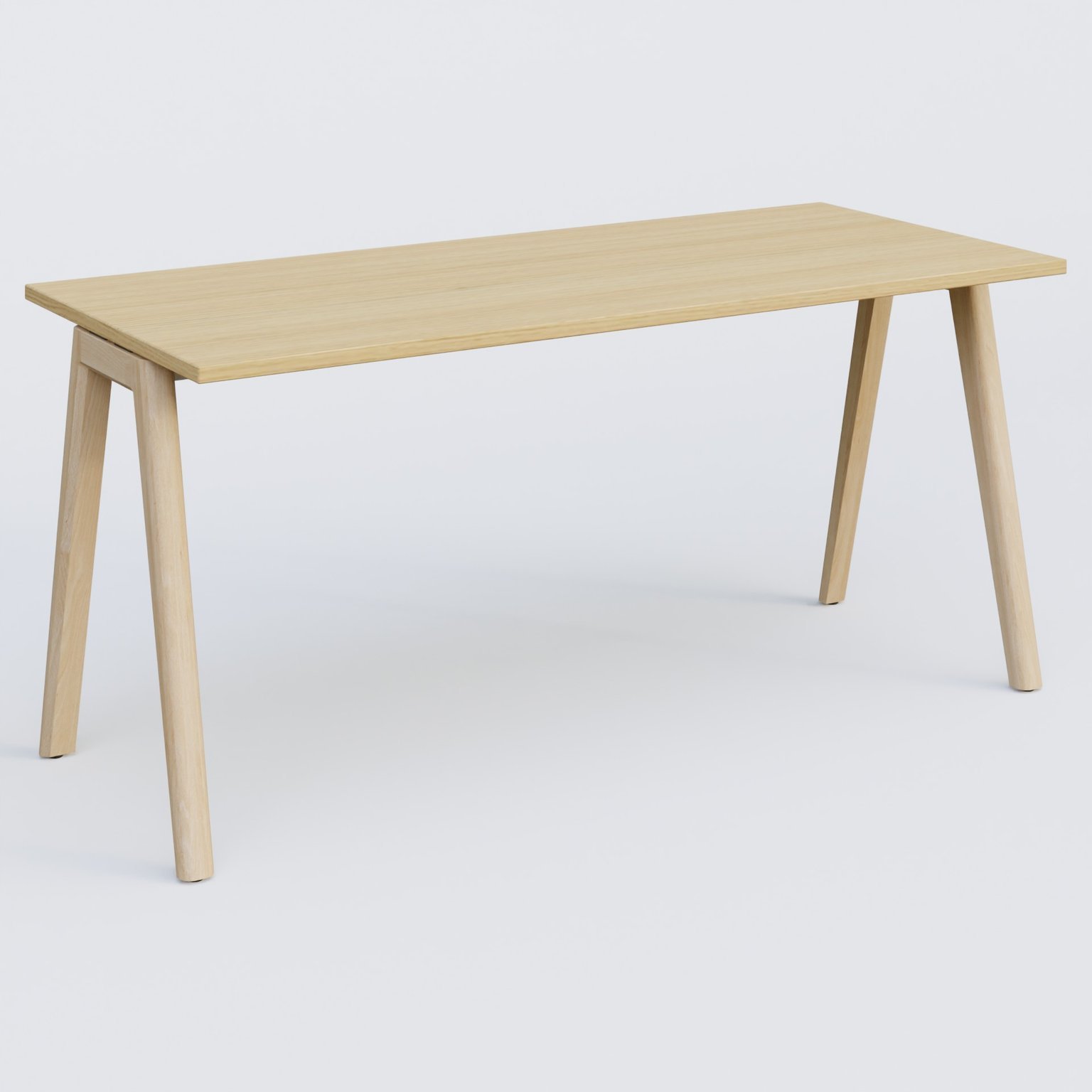 Bureau K9 piètement incliné en bois et plateau 160*70 cm. Plateau Chêne clair et pietement bois massif de hêtre.