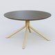 Table Basse Fashion Styl piètement 4 pieds en métal et plateau bois. Plateau Chêne Moka et pietement Jaune Cuivre (RAL 1002).