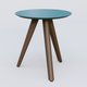 Table Basse Fashion Styl piètement 3 pieds en bois et plateau bois. Plateau Bleu Petrole (RAL 5025) et pietement Chêne Moka.