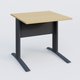 K1 Plateau droit 80x80 avec voile de fond métal. Plateau Chêne clair et pietement Anthracite